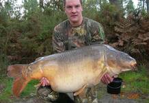 Carpe miroir 37,870 Kgs – Lac de curtons (Rainbow Lake) – Lac privé – Gary Hague