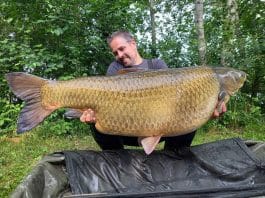 Amour Blanc record 40,5 Kilos – Lac d'Arc-sur-Tille – Thibault Perrier