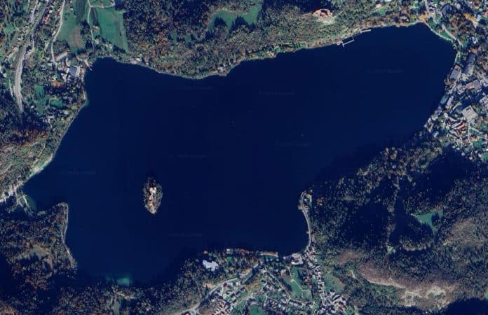 Vue aérienne sur le lac de Bled