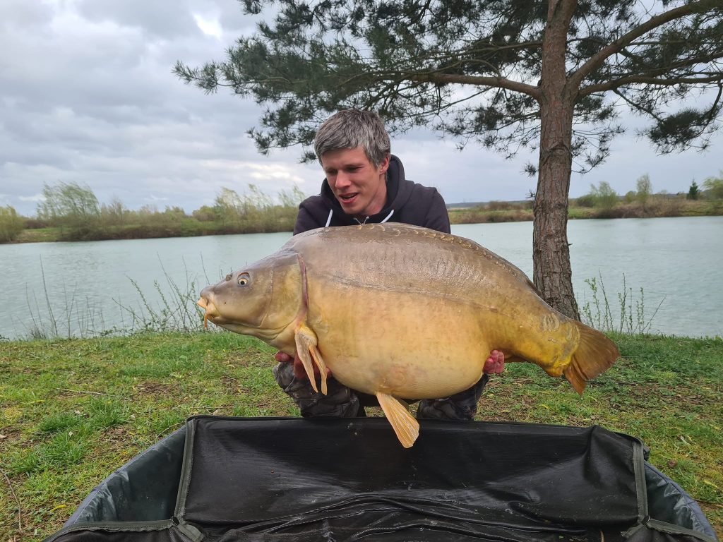 Pêche à la carpe au Domaine de Rumilly (Étang Rumilly, Aube) : un joyau pour les carpistes 10