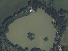 Vue aérienne sur l'étang du puy follet