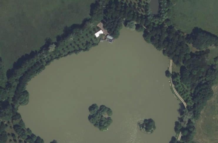Vue aérienne sur l'étang du puy follet